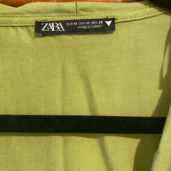 Green collared blouse - Picture 2 of 3